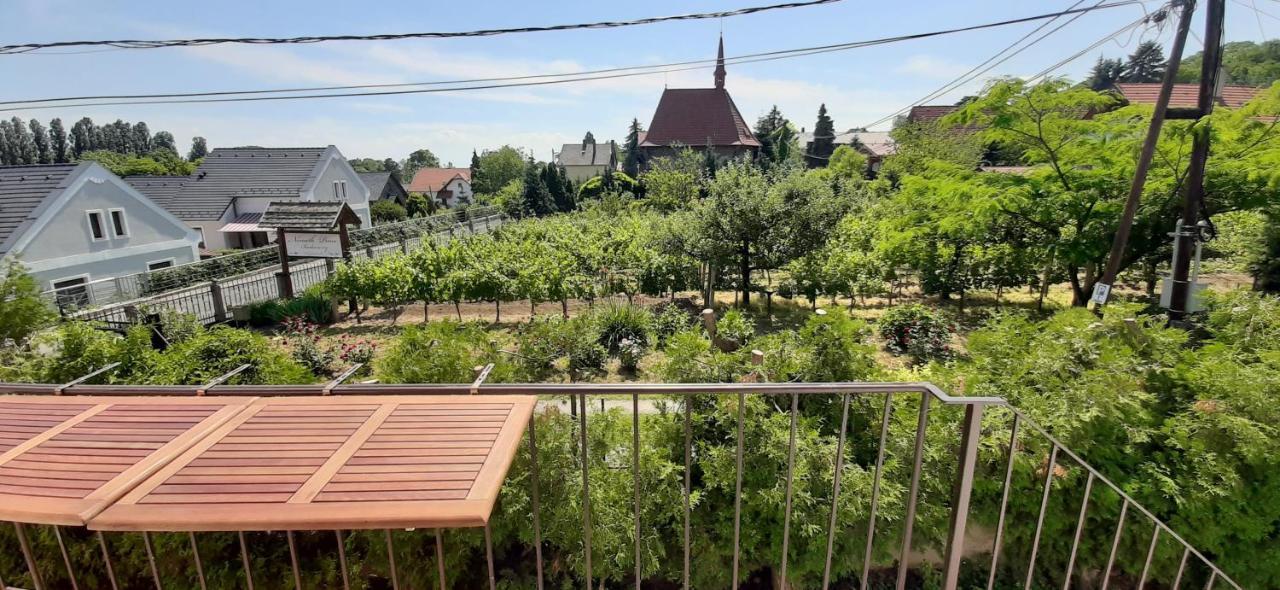 Nagy Vendeghaz Hotel Badacsonytomaj Exterior foto